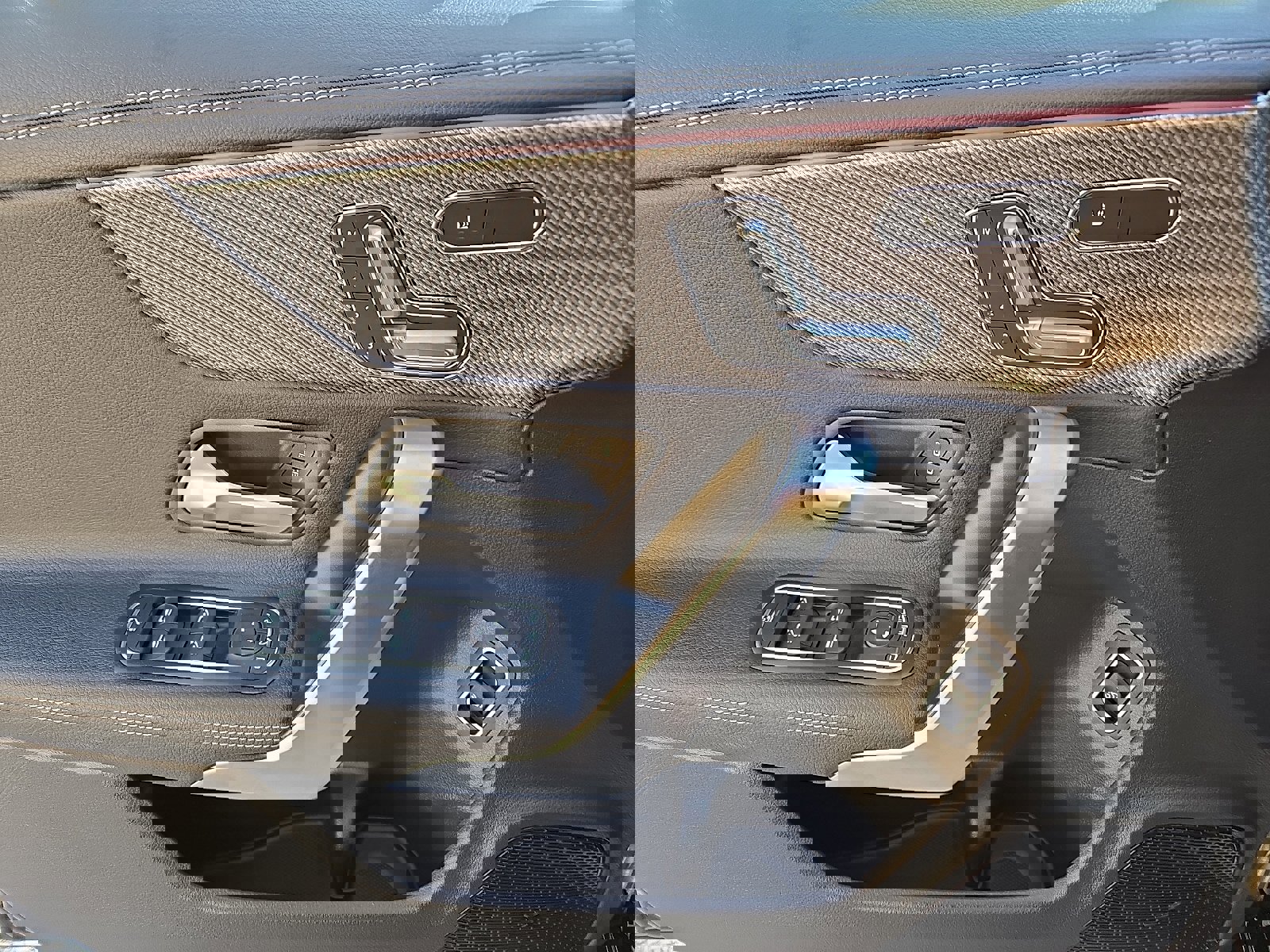 Used 2025 Mercedes-Benz CLA 250 4MATIC image 13