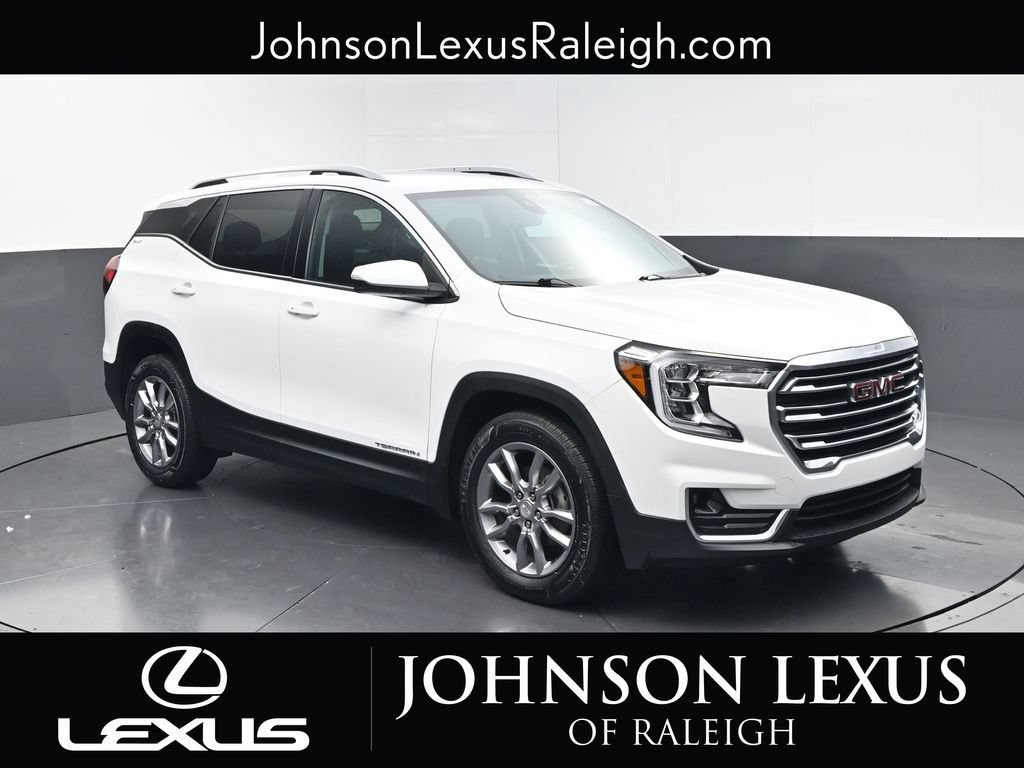 Used 2022 GMC Terrain SLT w/ Infotainment Package II FWD image 3