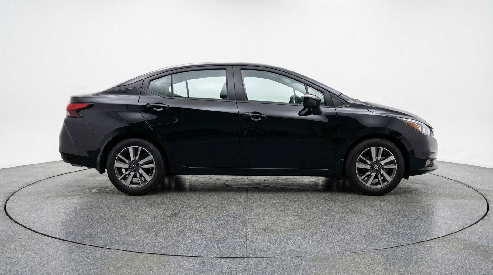 Used 2025 Nissan Versa SV FWD image 11