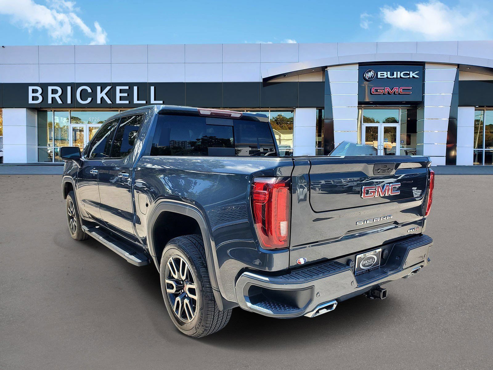 Used 2020 GMC Sierra 1500 AT4 w/ AT4 Premium Package AWD/4WD image 4