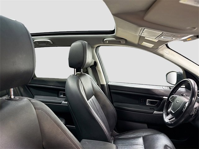 Used 2018 Land Rover Discovery Sport HSE image 31
