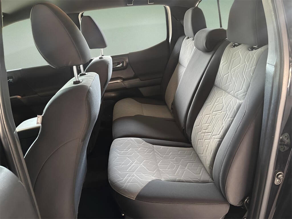 Used 2023 Toyota Tacoma TRD Off-Road image 13