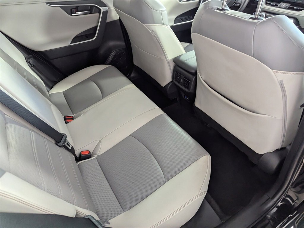 Used 2022 Toyota RAV4 Limited image 29
