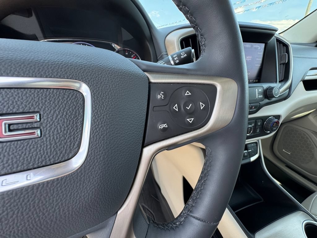 Used 2024 GMC Terrain Denali w/ Denali Premium Package AWD/4WD image 23