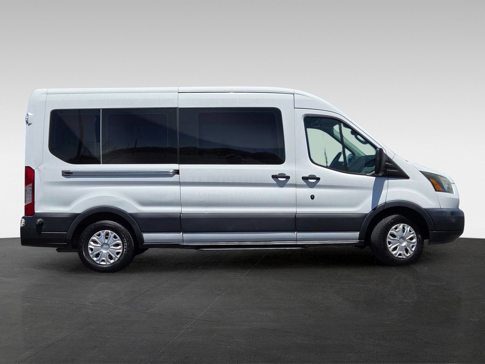 Used 2015 Ford Transit 350 XL RWD image 3