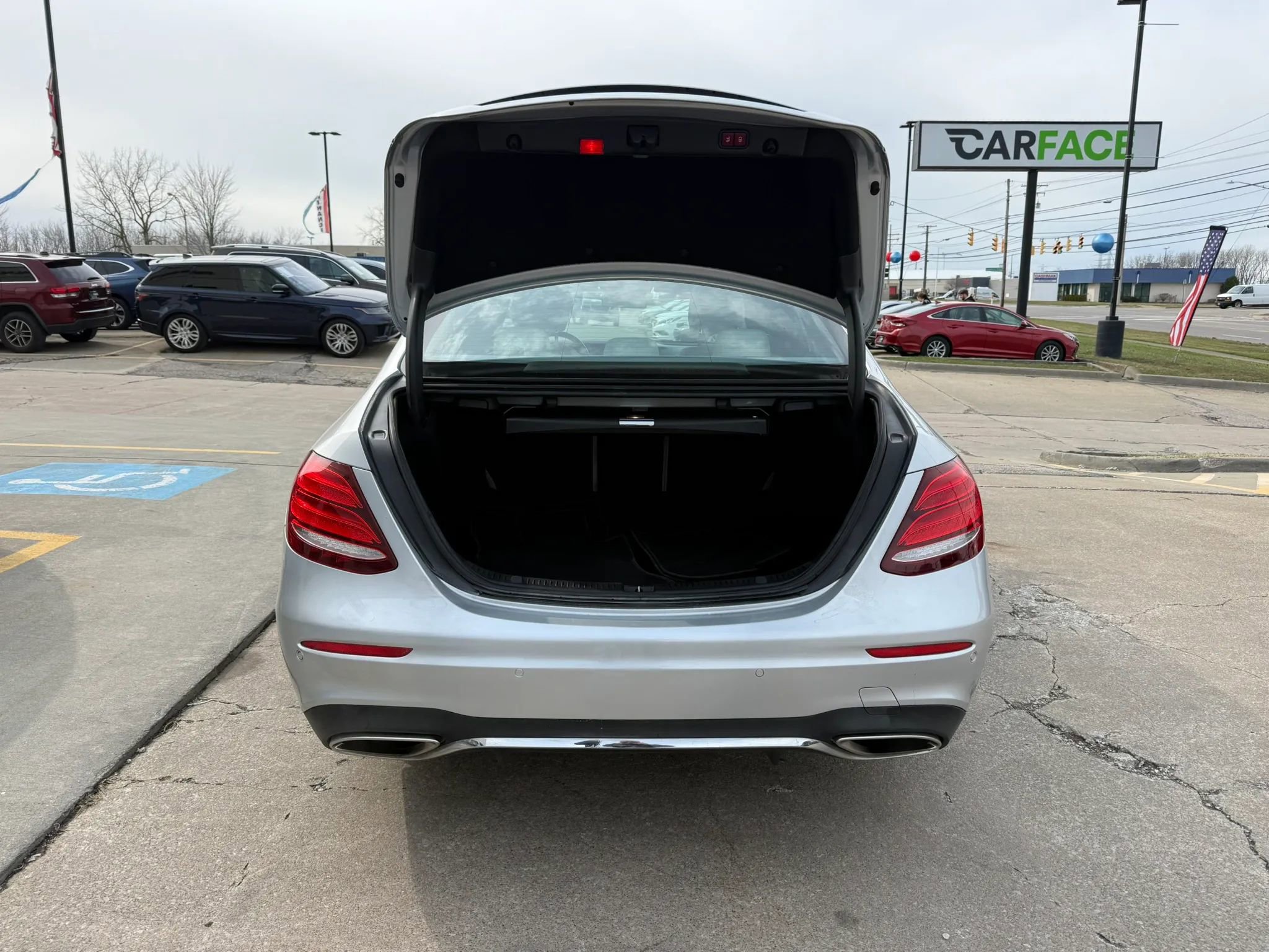 Used 2018 Mercedes-Benz E 300 image 13