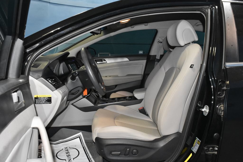 Used 2017 Hyundai Sonata Sport FWD image 6
