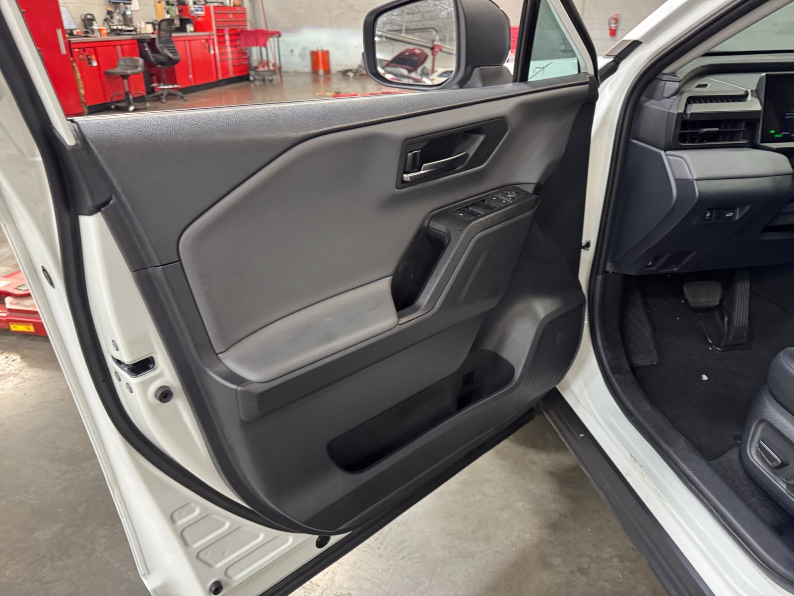 Used 2026 Toyota RAV4 XLE Premium w/ Weather Package FWD image 13