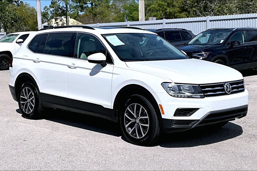 Used 2019 Volkswagen Tiguan SE w/ Panoramic Sunroof Package image 2