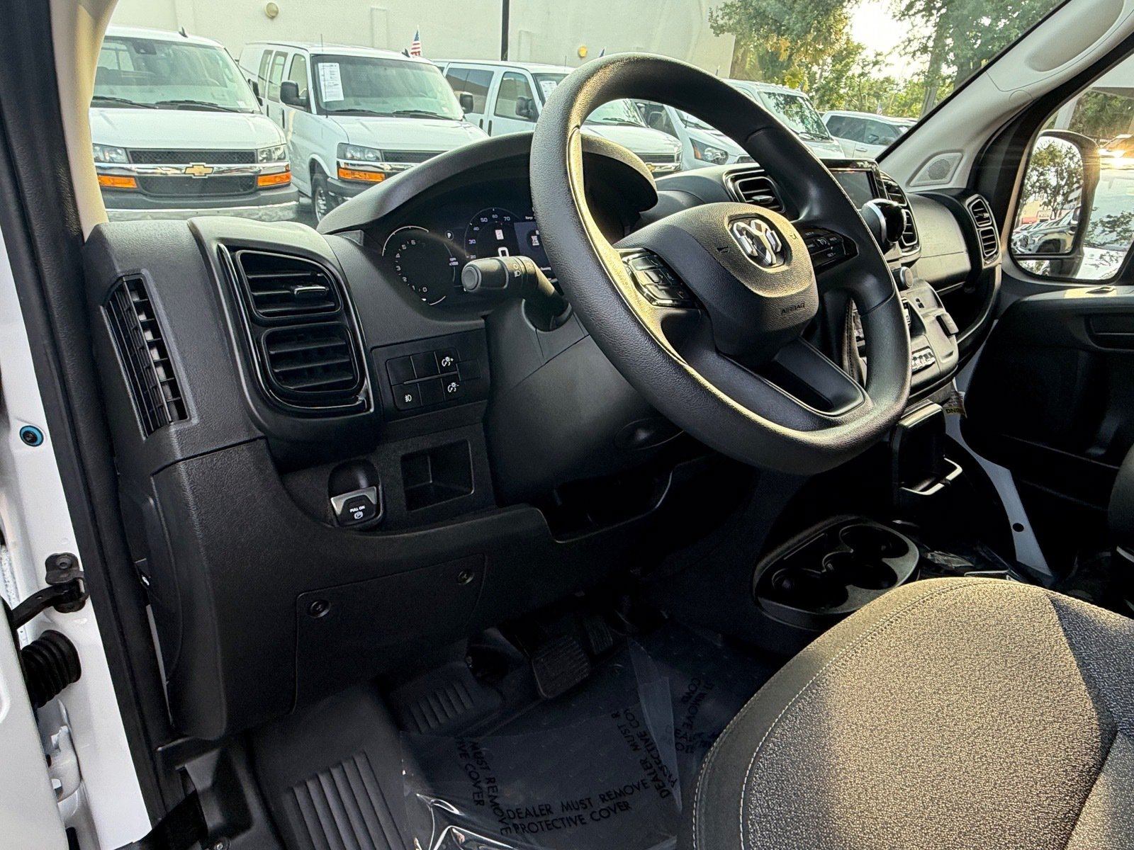Used 2025 RAM ProMaster 2500 w/ U-Haul Equipment Group FWD image 10