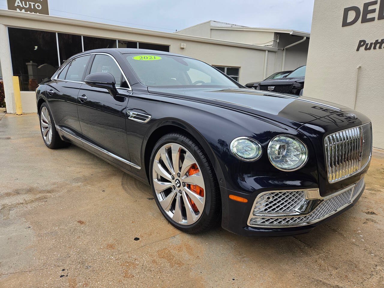 Used 2021 Bentley Flying Spur V8 AWD/4WD image 3