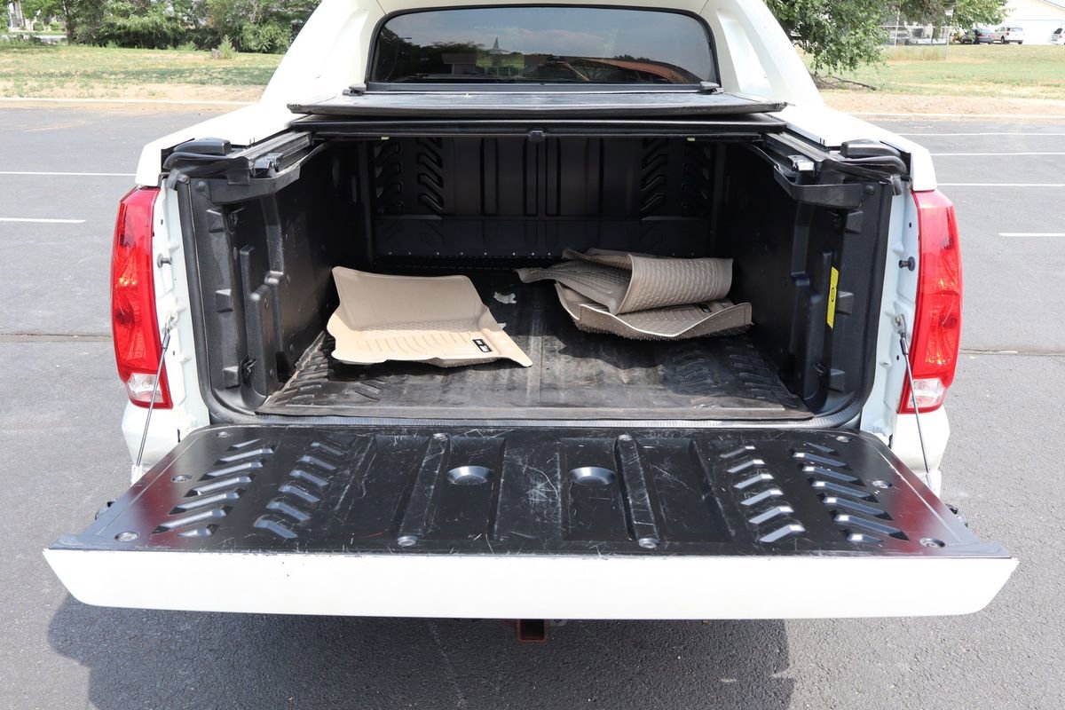 Used 2012 Cadillac Escalade EXT Luxury image 8