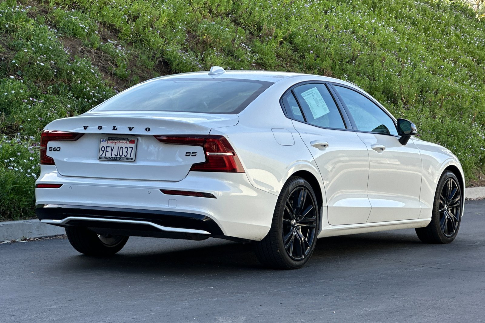 Certified 2023 Volvo S60 B5 Plus w/ Climate Package image 4