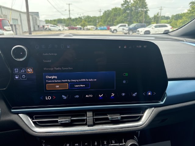 Used 2024 Chevrolet Equinox EV LT FWD image 10