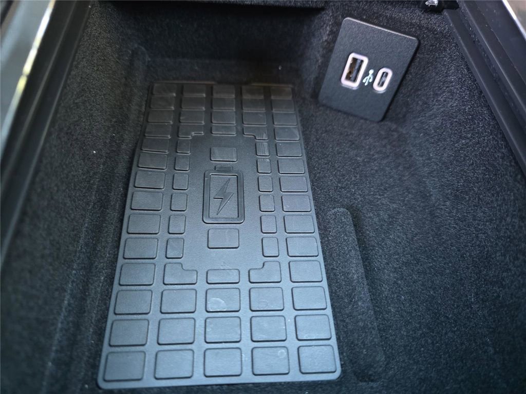 Used 2025 Lincoln Corsair Reserve w/ Jet Appearance Package image 22