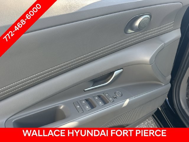 Used 2025 Hyundai Elantra SEL FWD image 17