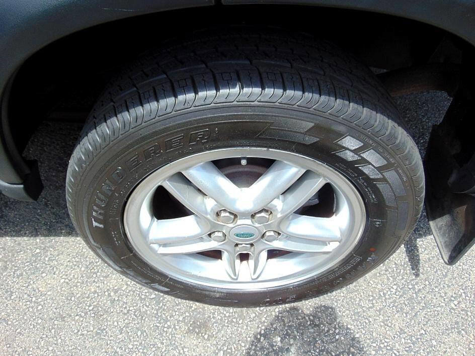 Used 2003 Land Rover Discovery SE image 30