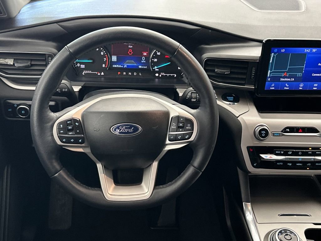 Used 2023 Ford Explorer XLT w/ Equipment Group 202A image 13