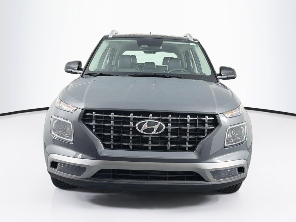 Used 2026 Hyundai Venue SEL FWD image 2
