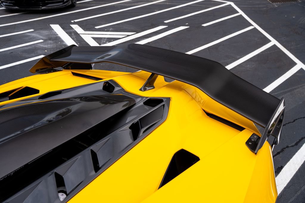 Used 2024 Lamborghini Revuelto AWD/4WD image 27