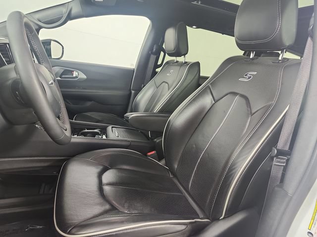Used 2025 Chrysler Pacifica Limited FWD image 20