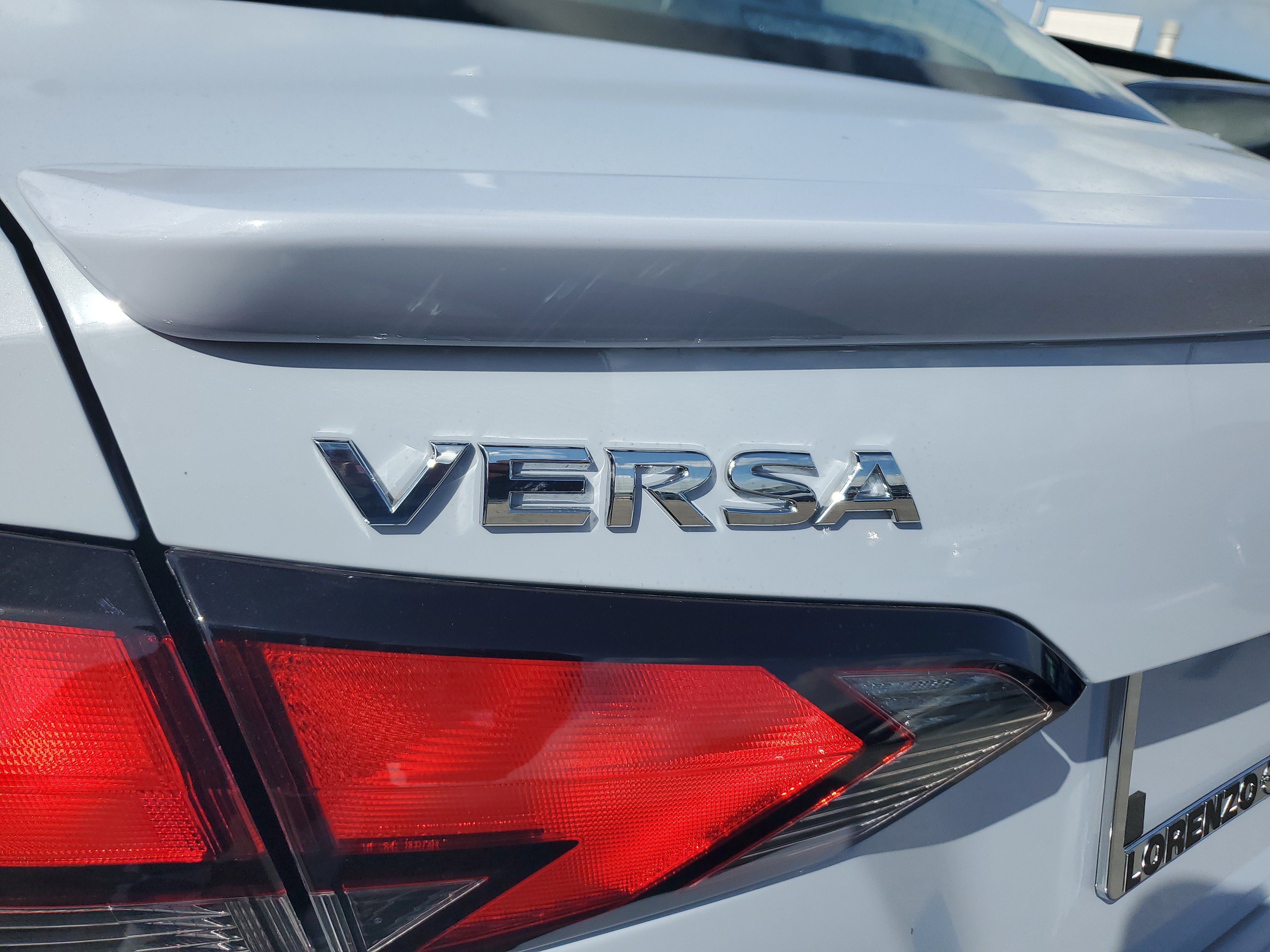 Used 2025 Nissan Versa SR w/ Trunk Package FWD image 25