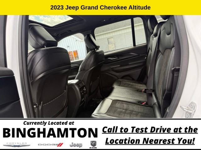 Used 2023 Jeep Grand Cherokee Altitude AWD/4WD image 21