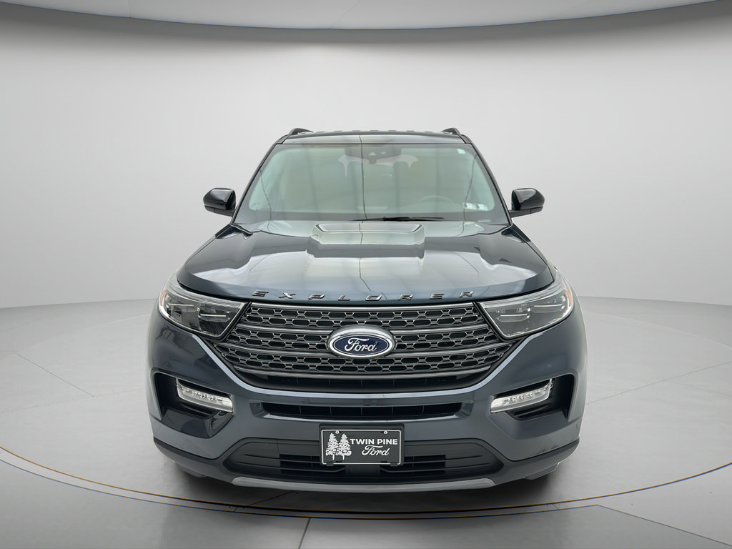 Used 2023 Ford Explorer XLT w/ Equipment Group 202A AWD/4WD image 2