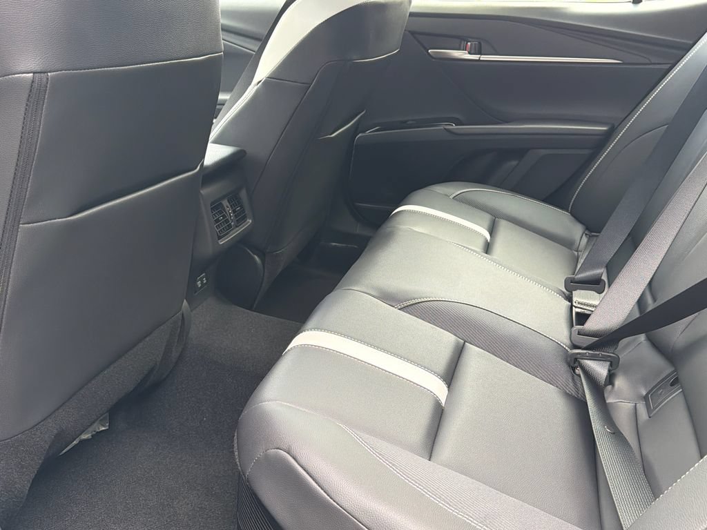 New 2026 Toyota Camry Hybrid FWD image 21