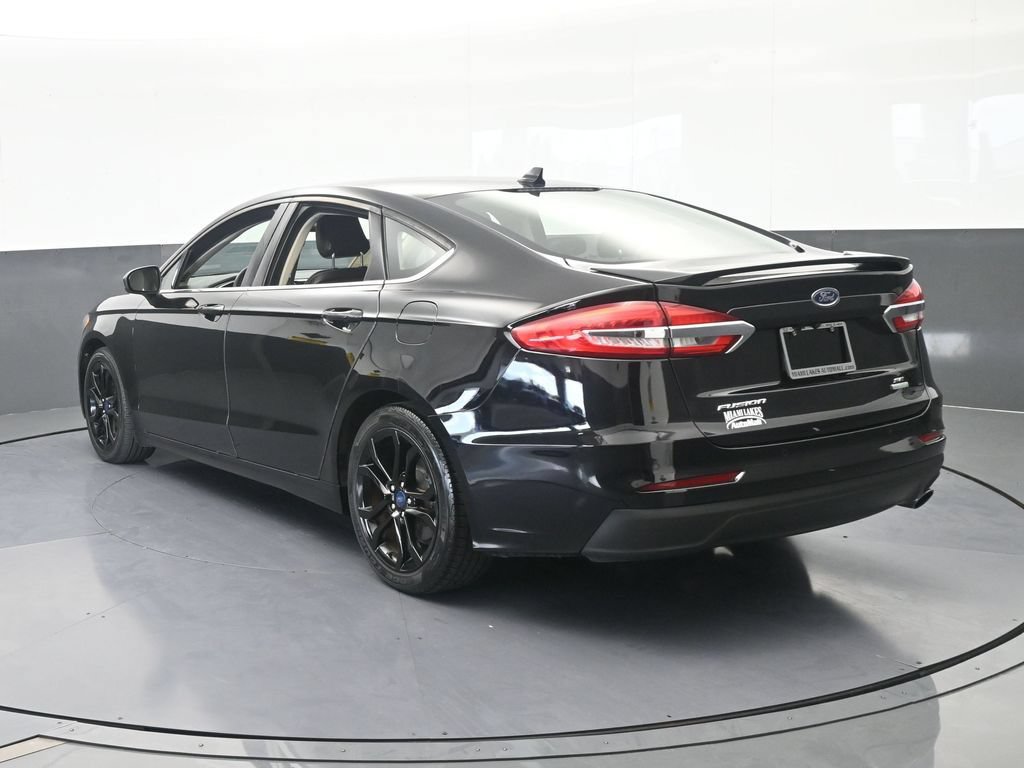 Used 2019 Ford Fusion SE w/ Equipment Group 151A FWD image 4