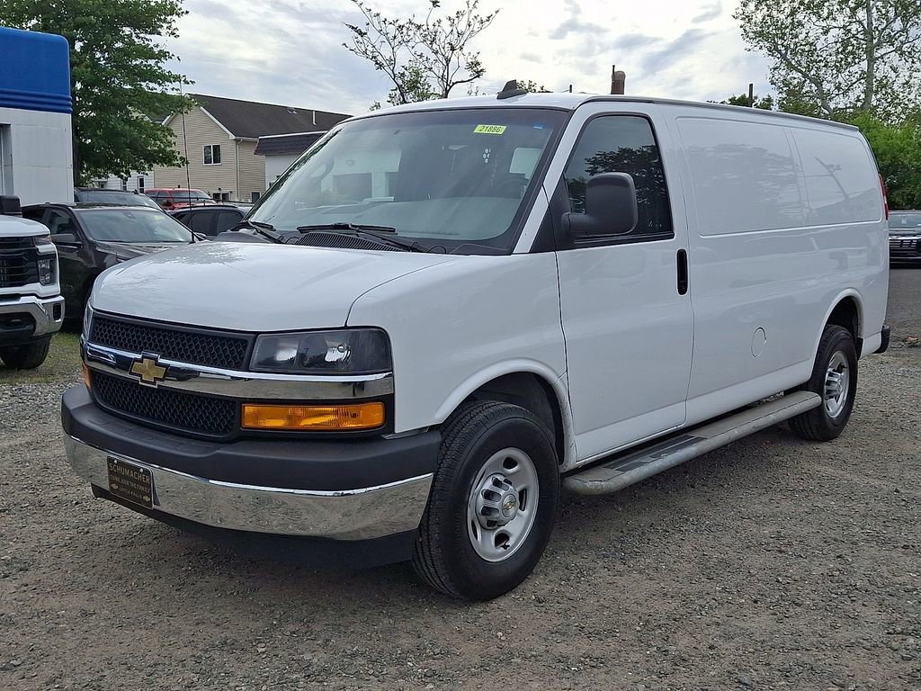Used 2022 Chevrolet Express 2500 w/ Driver Convenience Package RWD image 3