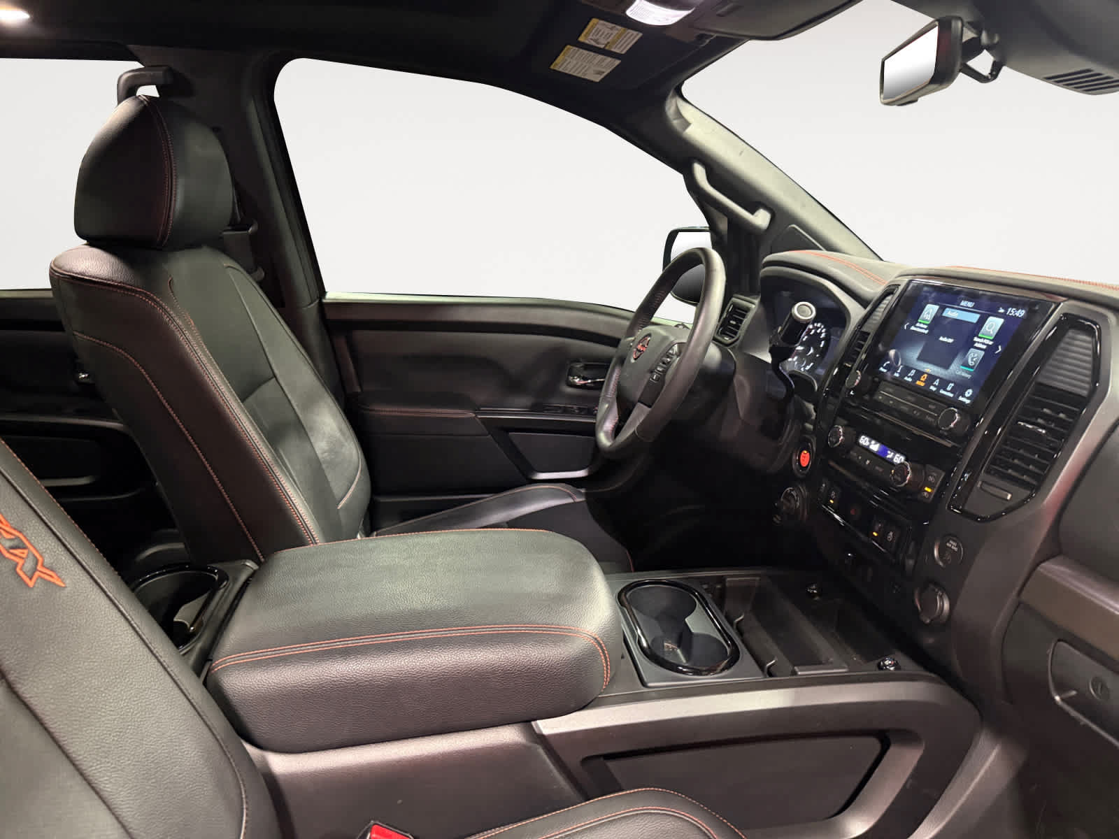 Used 2024 Nissan Titan PRO-4X w/ Pro-4x Convenience Package AWD/4WD image 16