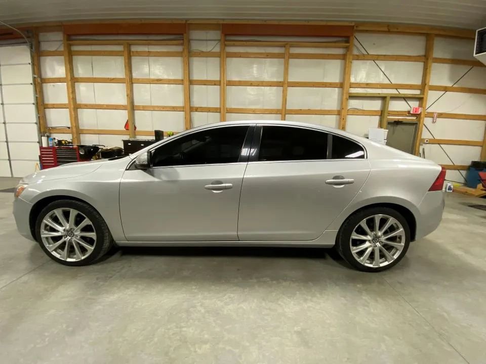 Used 2018 Volvo S60 T5 Inscription image 10