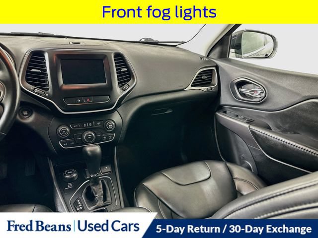 Used 2019 Jeep Cherokee Latitude Plus w/ Cold Weather Group AWD/4WD image 27