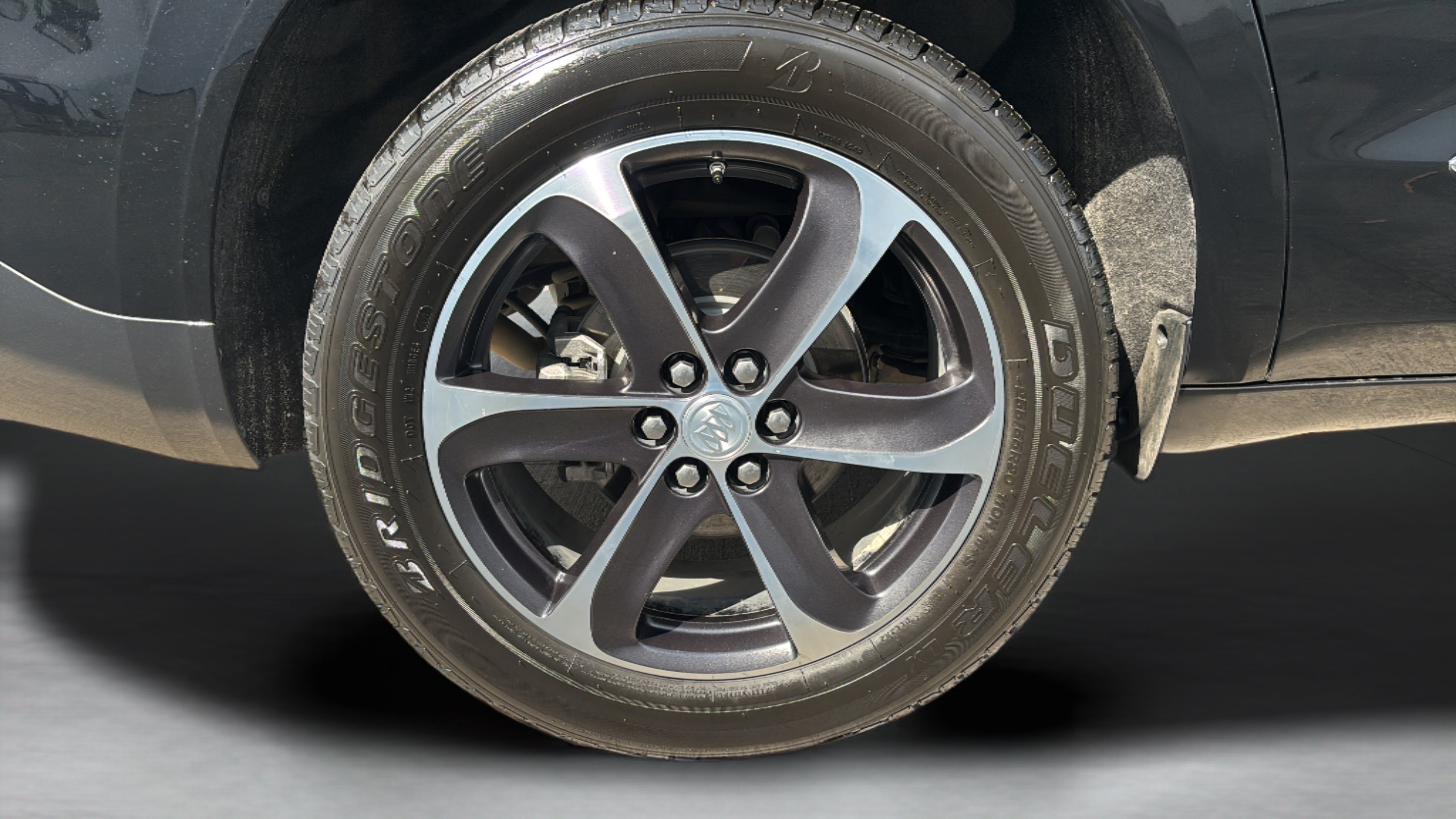 Used 2020 Buick Enclave Essence w/ Sport Touring Edition FWD image 32