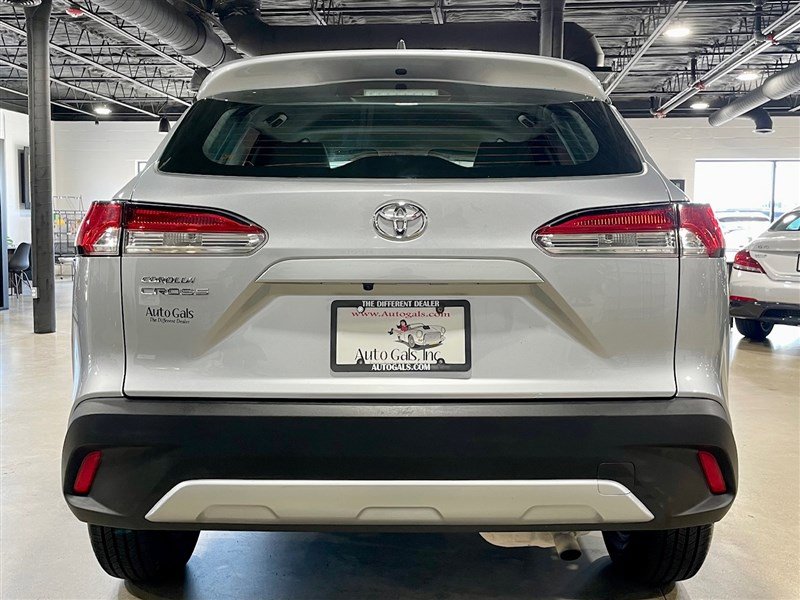 Used 2022 Toyota Corolla Cross L image 4