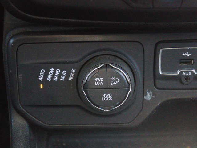 Used 2019 Jeep Renegade Trailhawk w/ Cold Weather Group II AWD/4WD image 24
