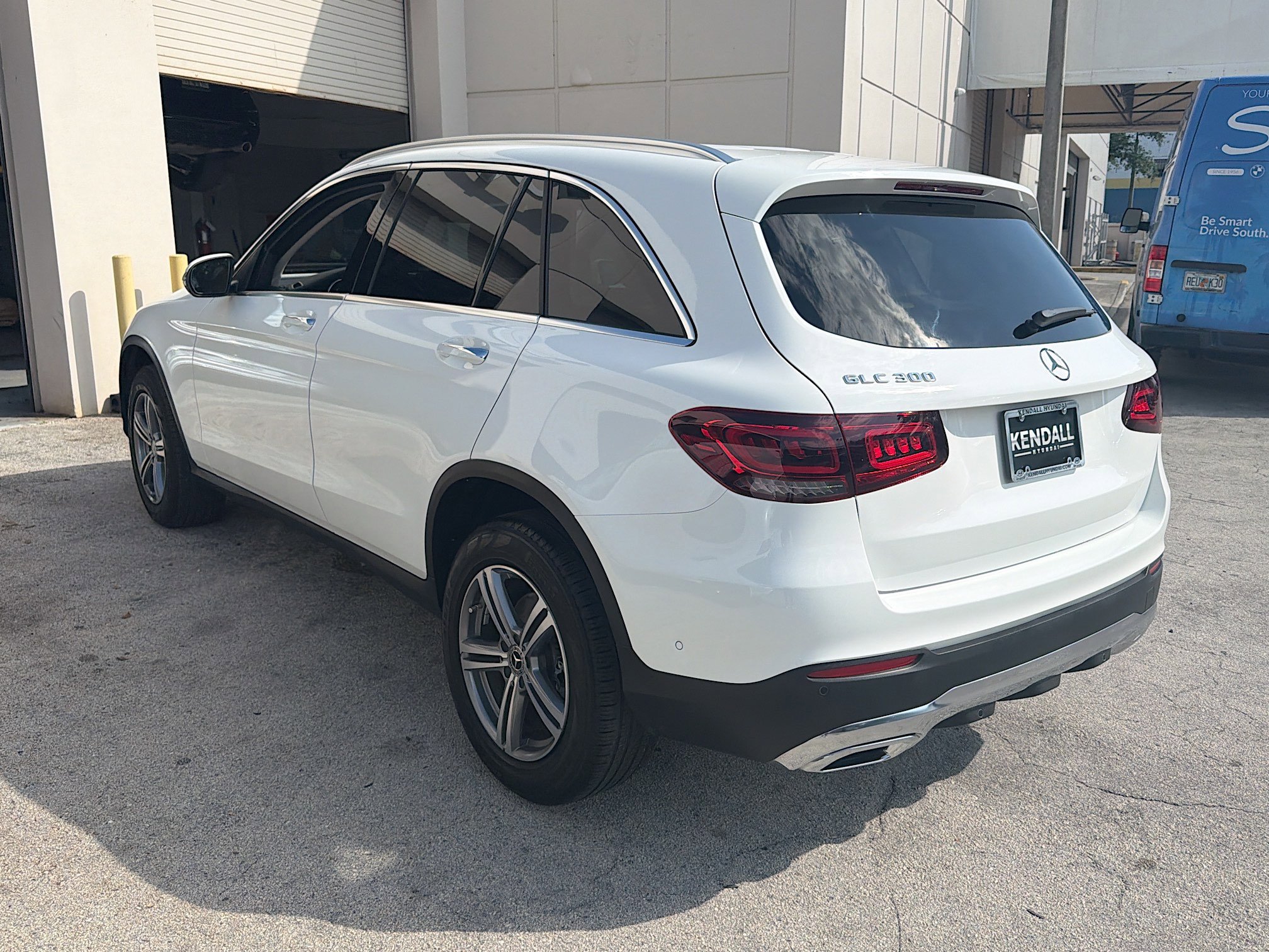 Used 2022 Mercedes-Benz GLC 300 w/ Premium Package Lite image 4