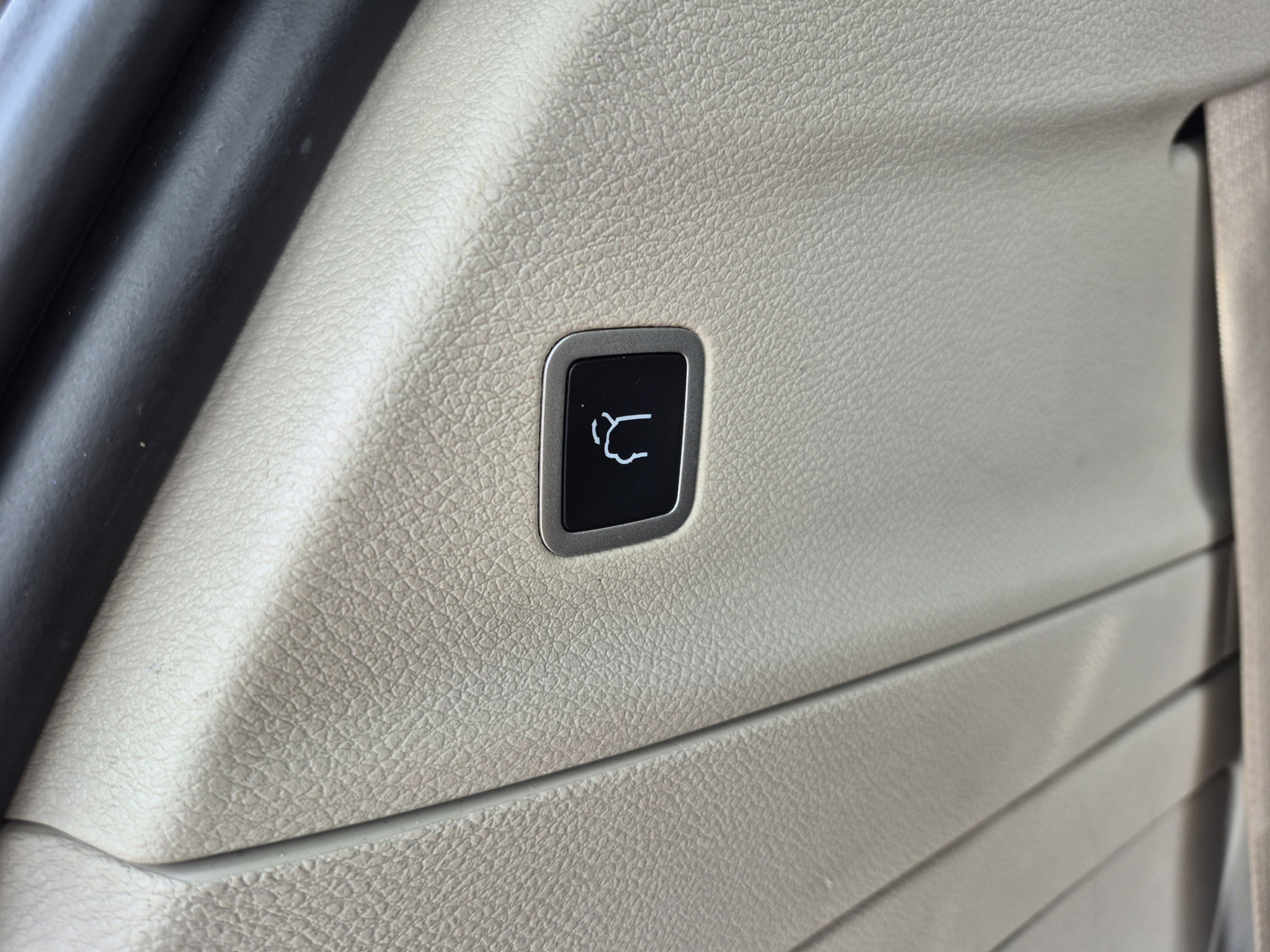 Used 2023 Chrysler Pacifica Limited FWD image 12