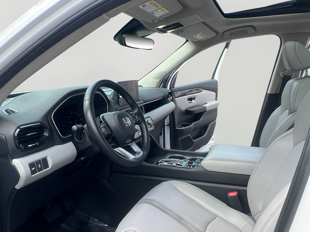 Certified 2024 Honda Pilot Touring image 9