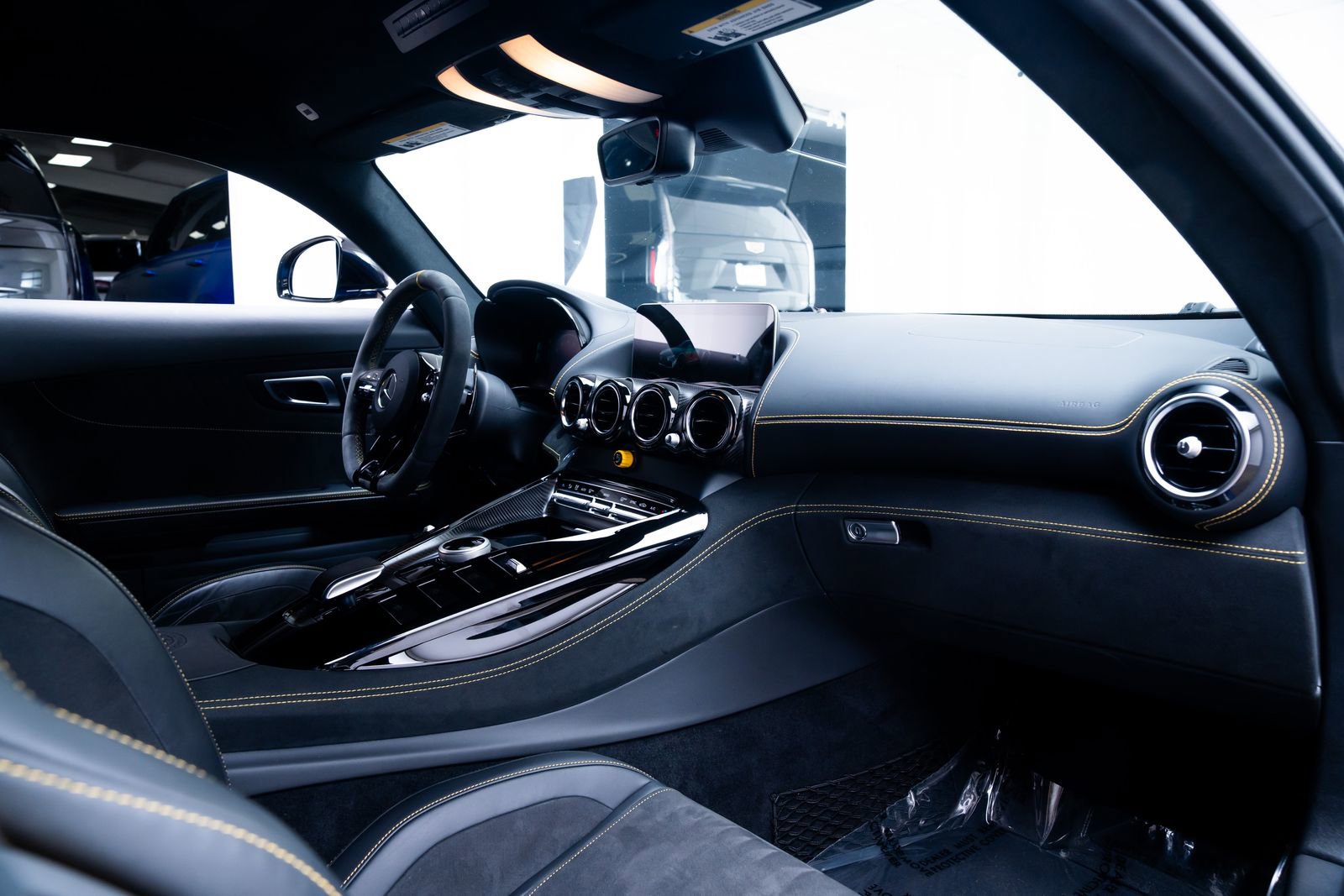 Used 2020 Mercedes-Benz AMG GT R image 21
