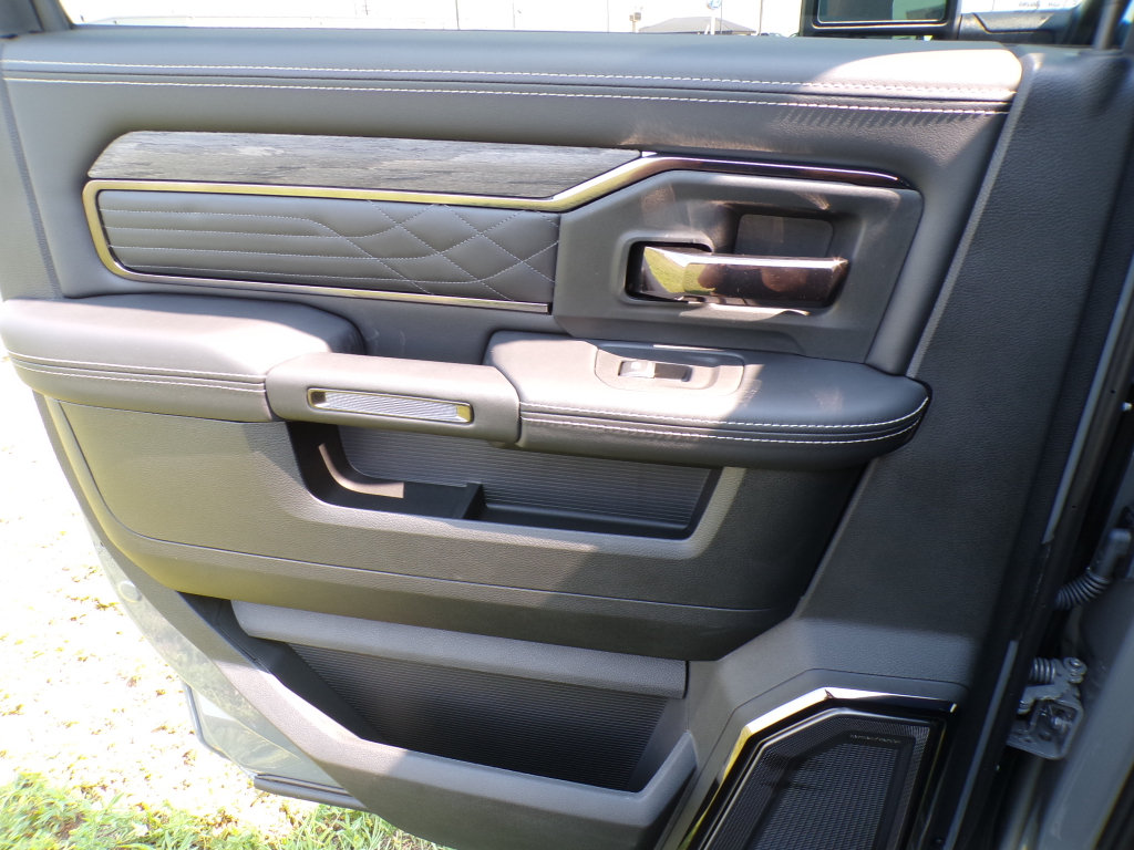 New 2026 RAM 2500 Limited AWD/4WD image 14