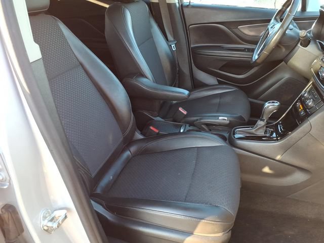 Used 2021 Buick Encore Preferred AWD/4WD image 21