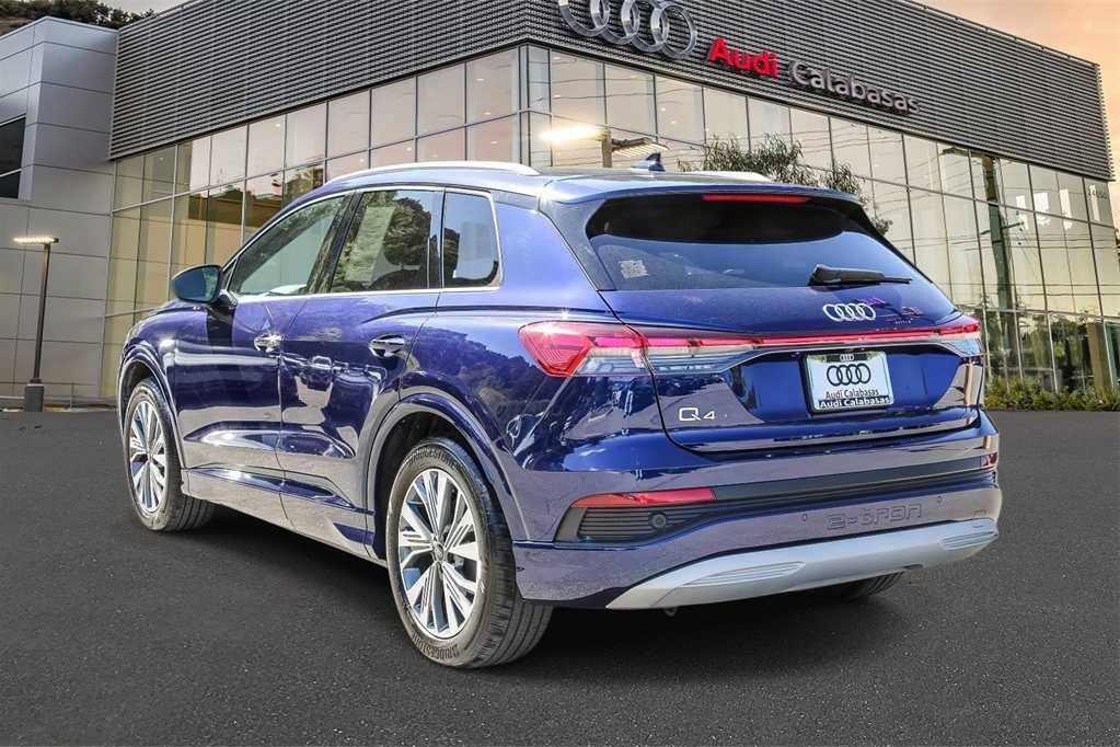 Used 2023 Audi Q4 e-tron Premium Plus w/ Premium Plus image 2