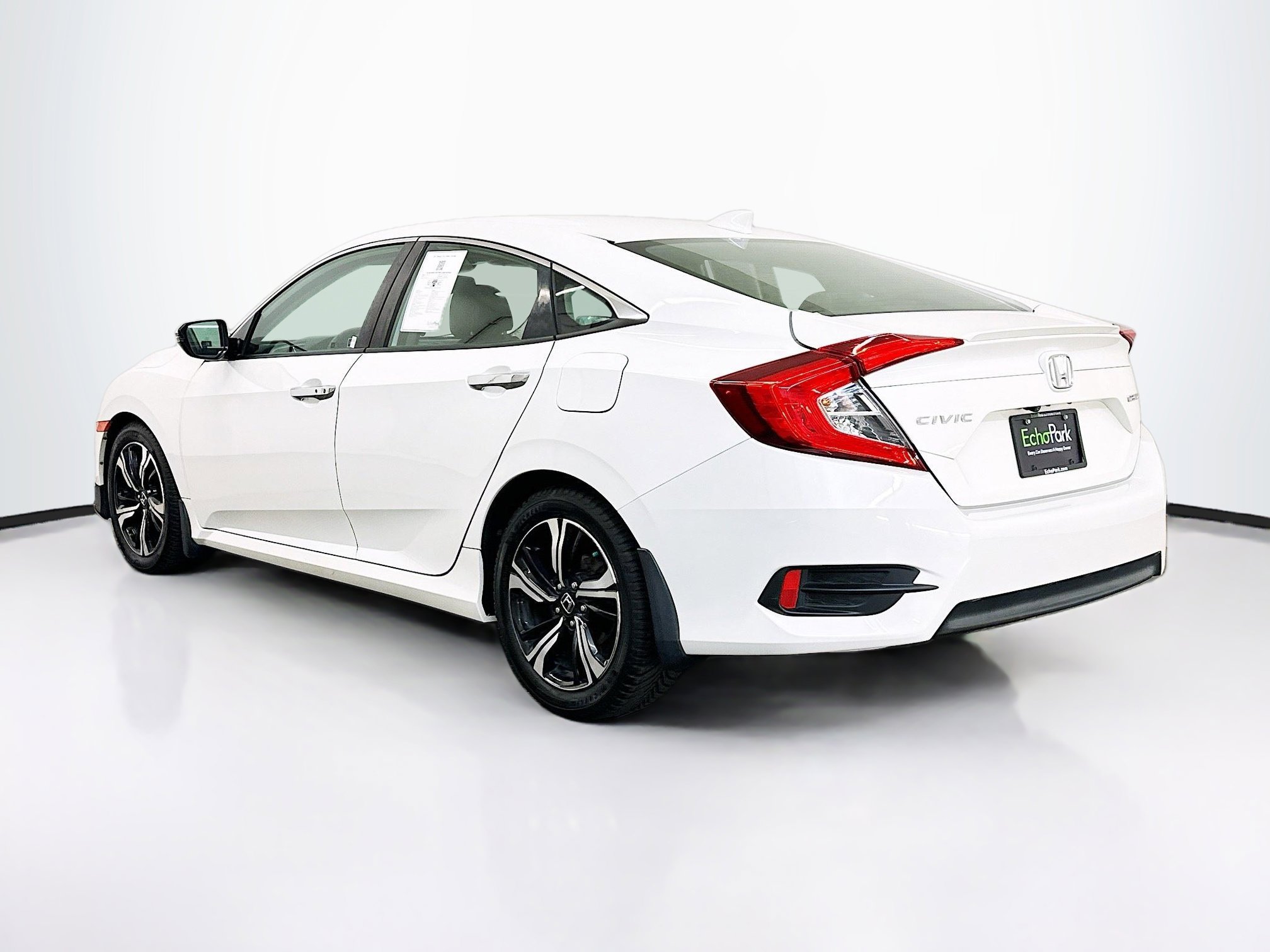 Used 2017 Honda Civic Touring image 5