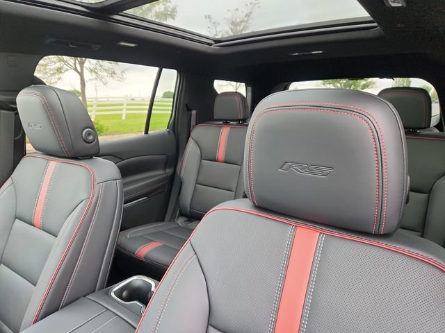 New 2027 Chevrolet Traverse RS w/ LPO, Floor Liner Package FWD image 13