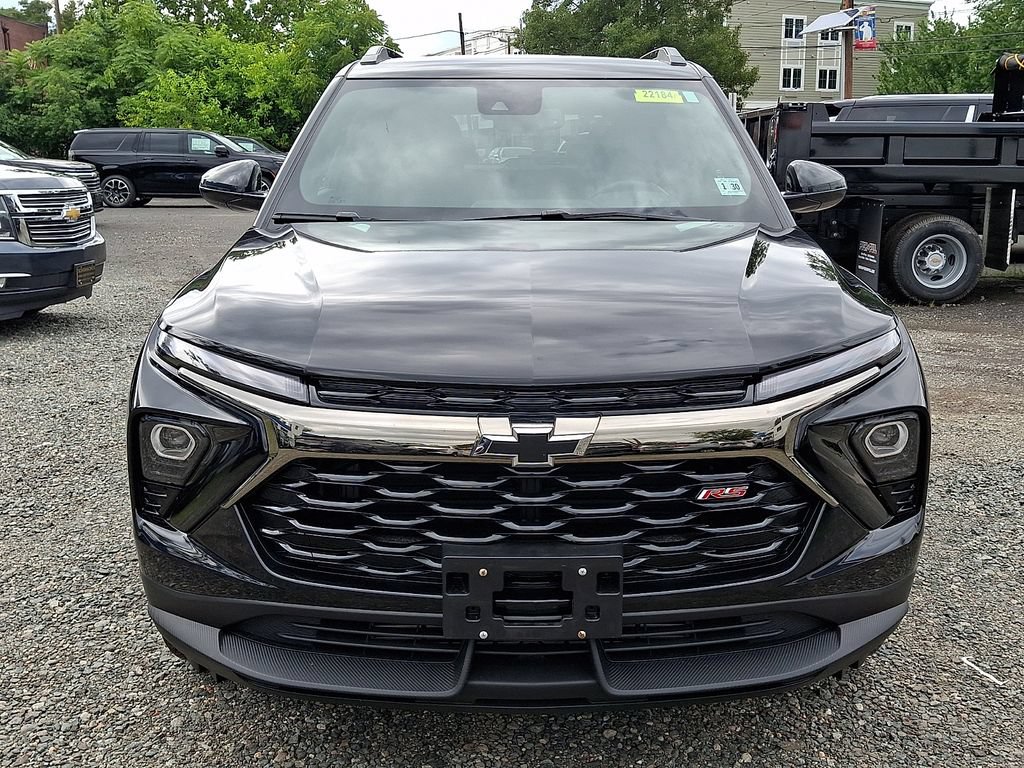 Used 2025 Chevrolet TrailBlazer RS w/ Convenience Package AWD/4WD image 2