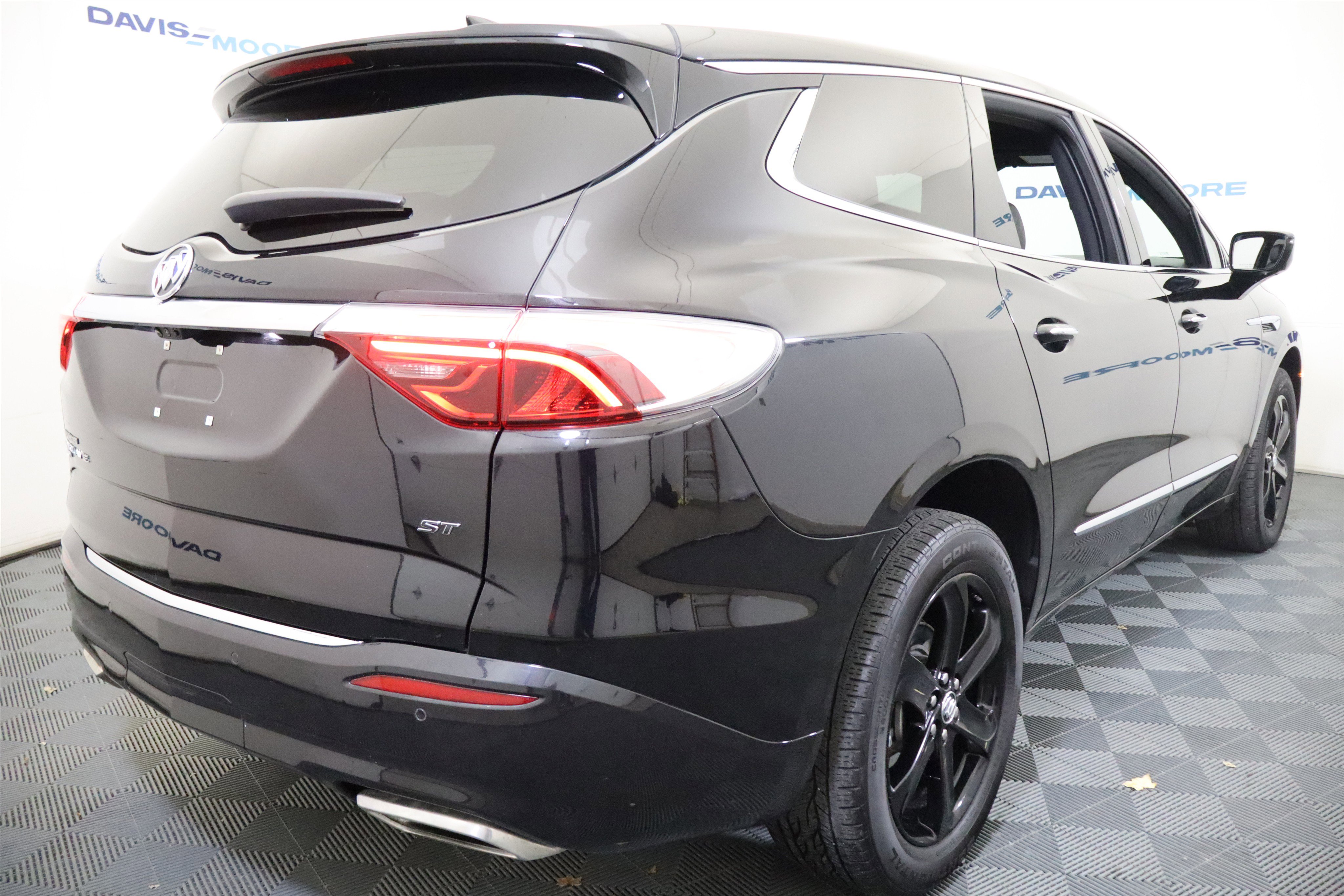 Certified 2024 Buick Enclave Essence w/ Sport Touring Edition image 5