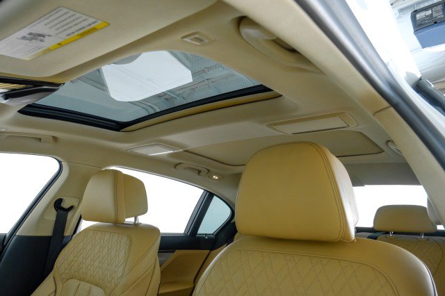 Used 2019 BMW 740i w/ Executive Package RWD image 22