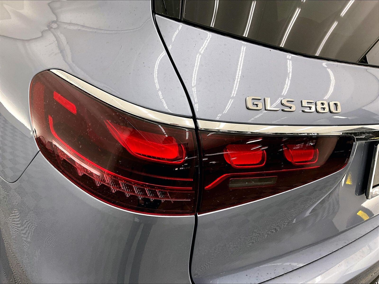 New 2026 Mercedes-Benz GLS 580 4MATIC image 12